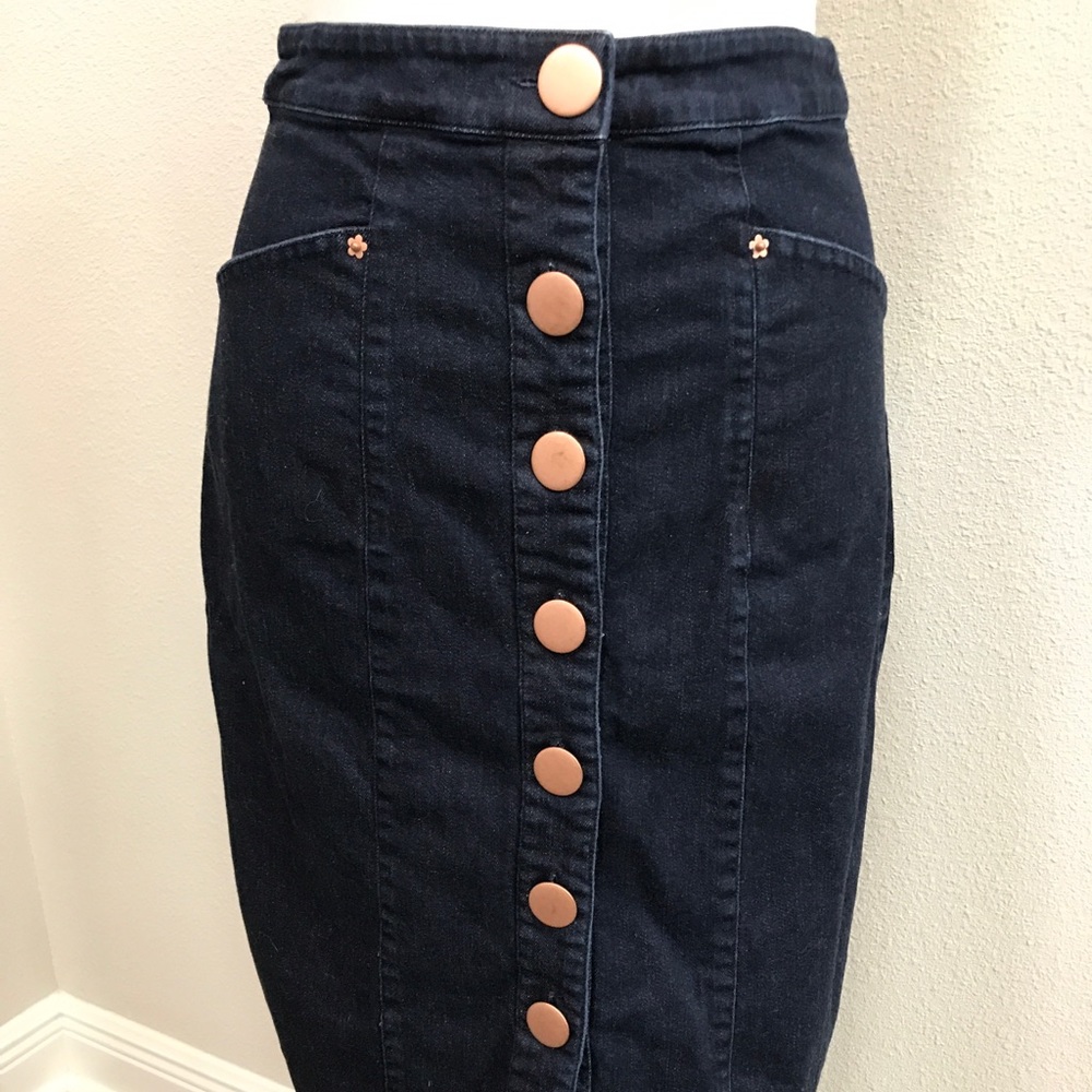 ModCloth Button Front Jean Skirt Size Medium